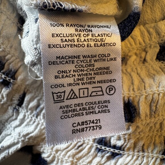 Ann Taylor Sleeveless Top Large White Blue Smocked Waist Dainty Feminine - Picture 8 of 8